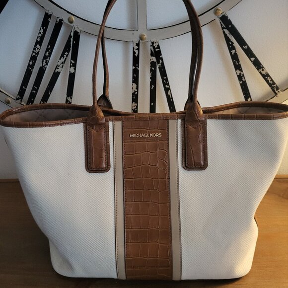 Michael Kors Greenwich Tote w/COA - Picture 2 of 12